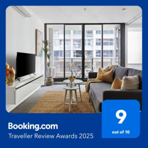 A Chic 2BR Apt Near Southern Cross, with Secure Parking